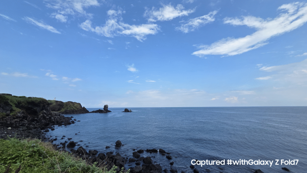 Menangkap keindahan lanskap Jeju dengan Galaxy Z Fold7