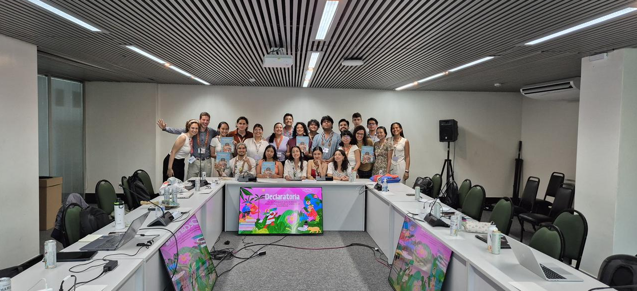 Para pemimpin muda dari tiga benua yang turut menandatangani deklarasi